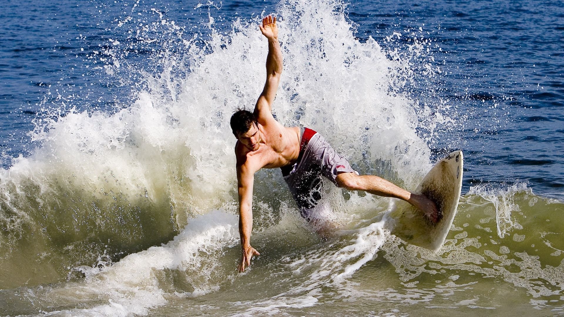 开云网页版登录入口-MVP宝座：王强三分绝杀让他当之无愧！，王强霸座